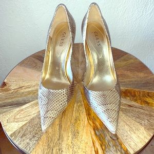 Guess snakeskin pumps